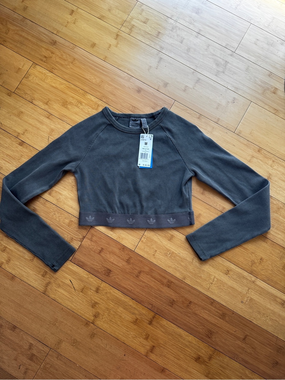ADIDAS ribbed long sleeve crop top in dark grey - Picture 4 of 8